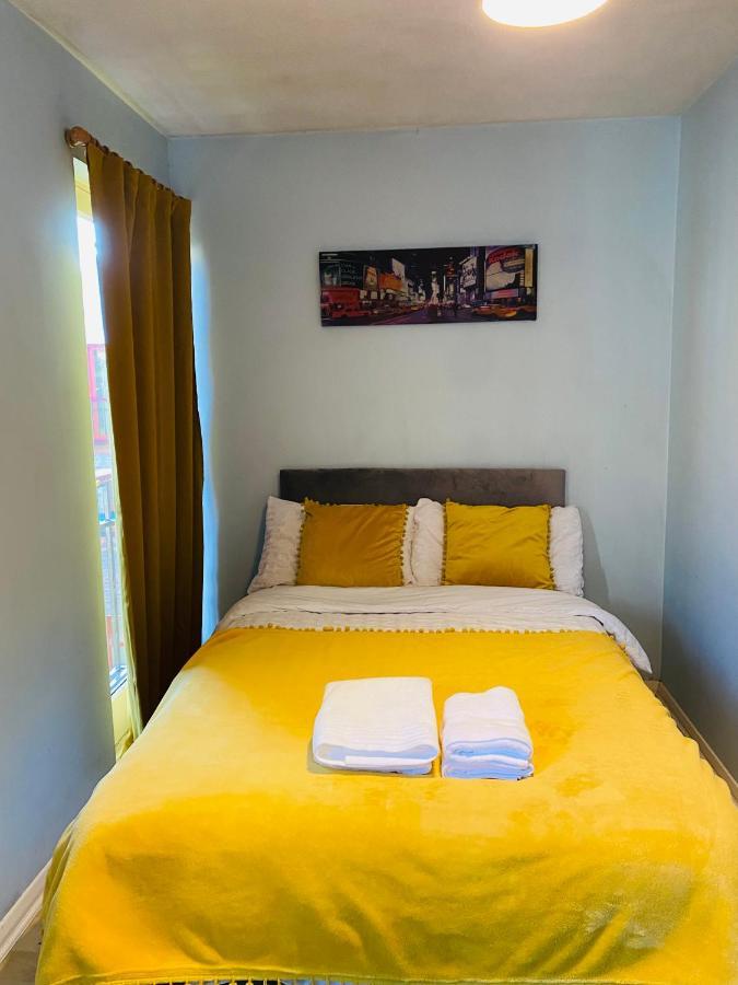 Cozy Private Room For Single Use Лондон Екстериор снимка
